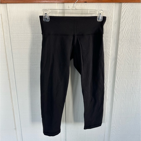 lululemon athletica Pants - Classic Lululemon Capris